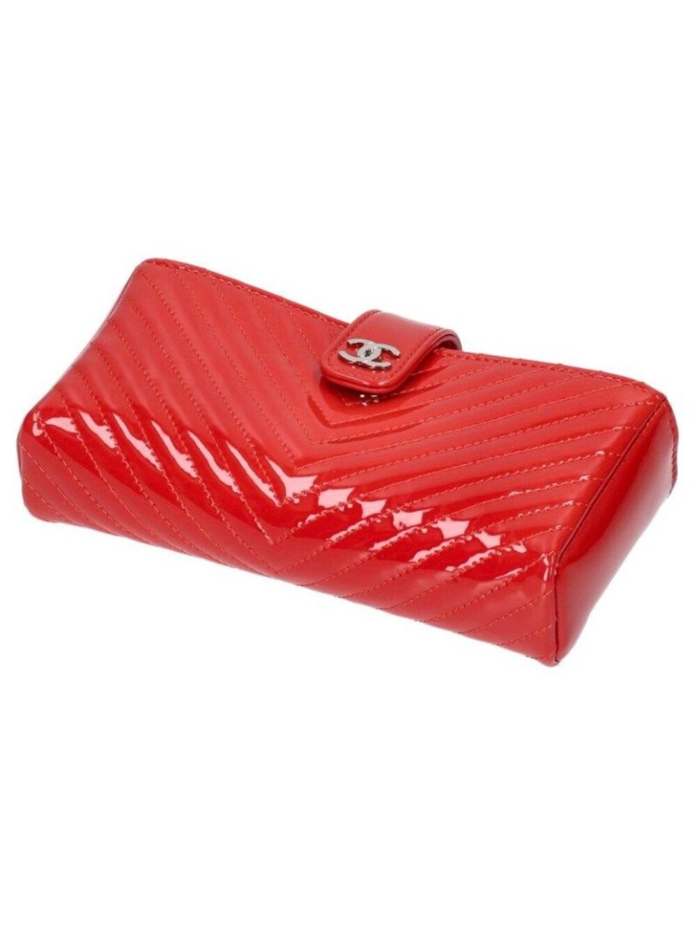 Chanel V-Stitched Patent CC Pouch - Picture 4 of 5